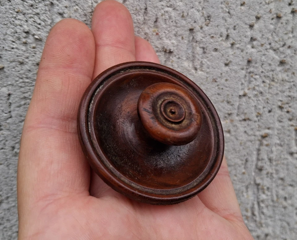 ANCIENNE POIGNÉE DE MEUBLE bouton en BOIS à encastrer , D=5 cm   N°98D - Photo 2/4