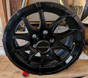 SINGLE 15" X 6" 5 LUG ON 4.5 ALUMINUM TRAILER WHEEL With Center Cap