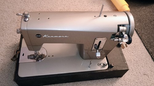 VINTAGE Kenmore Model 148.280 Sewing Machine w/ Foot Pedal - WORKS GREAT !