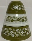PYREX Spring Blossom Green Crazy Daisy Set of 3 Nesting Bowls 401, 402, 403
