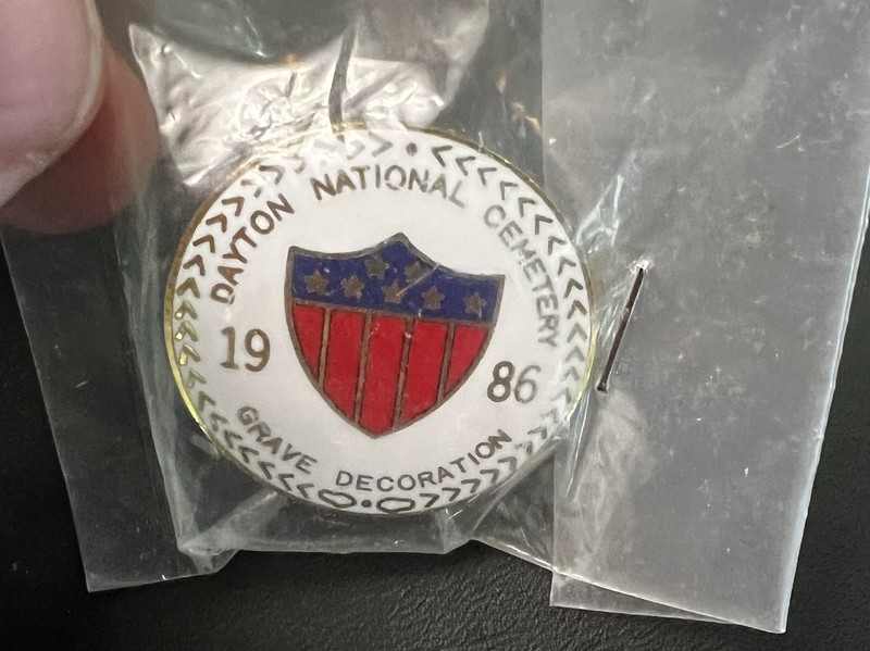 Vintage 1986 Dayton National Cemetery Grave Decoration Patriotic Enamel Lapel