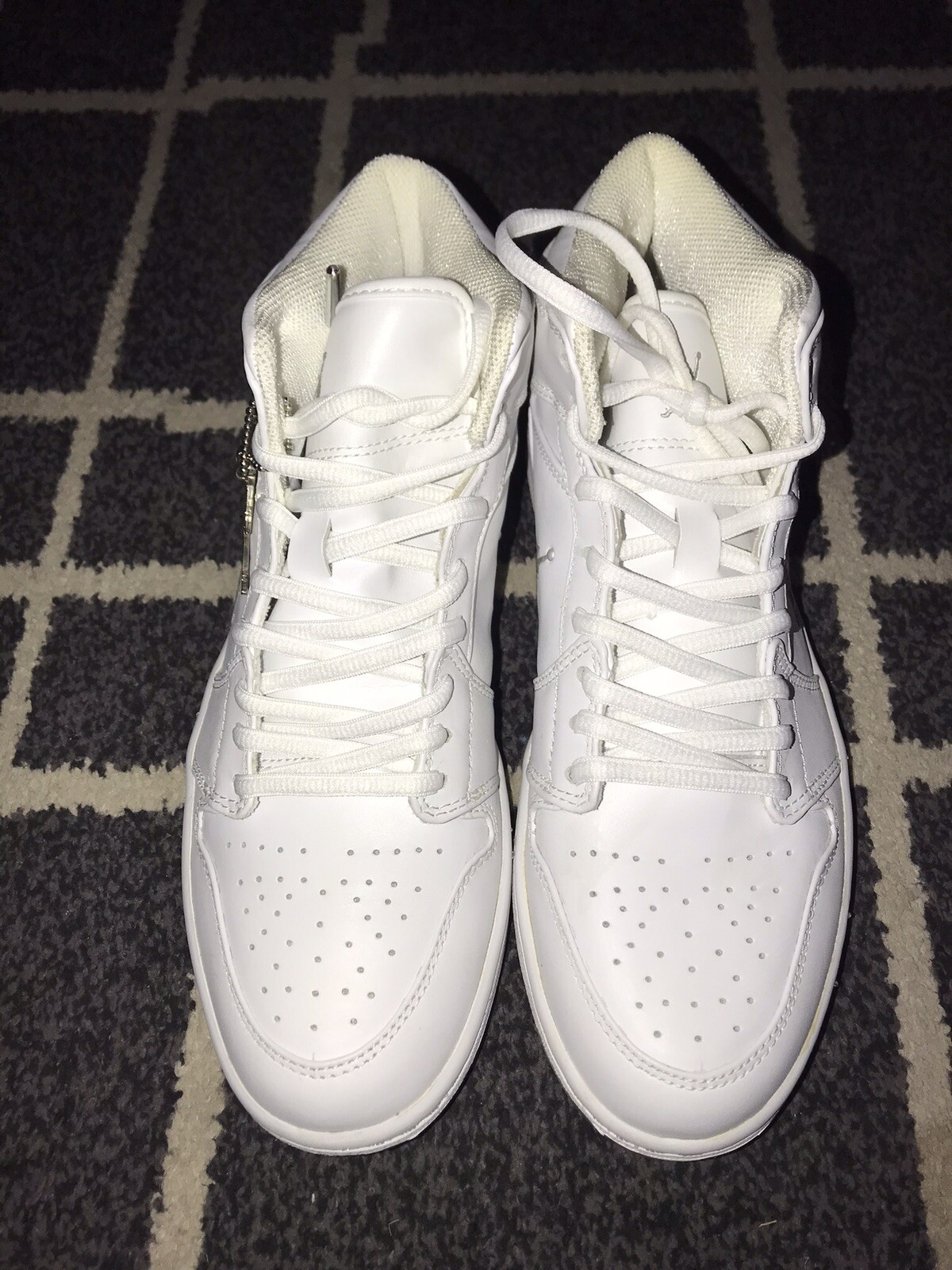 Size 8.5 - Air Jordan 1 Retro 2002 White Chrome for sale Size 8.5 - Air Jordan 1 Retro 2002 White Chrome for sale