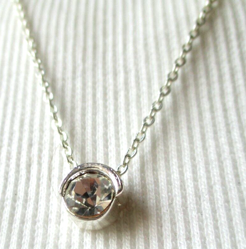 Collier Vintage Avec Pendentif Rond Argenté Et Cristaux - Modèle 2186, Occasion Parfait