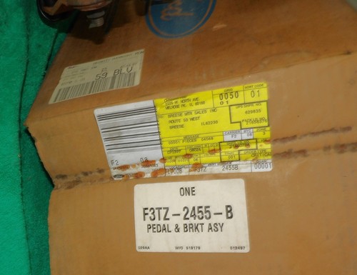 1992-1997 Ford F250 F350 Super Duty NOS M/T NEW OEM CLUTCH & BRAKE PEDAL ASSM - Picture 8 of 13