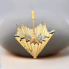 VTG RICE PAPER/BAMBOO ASIAN JAPANESE CHINESE FLORAL BUMBLE BEES UMBRELLA PARASOL