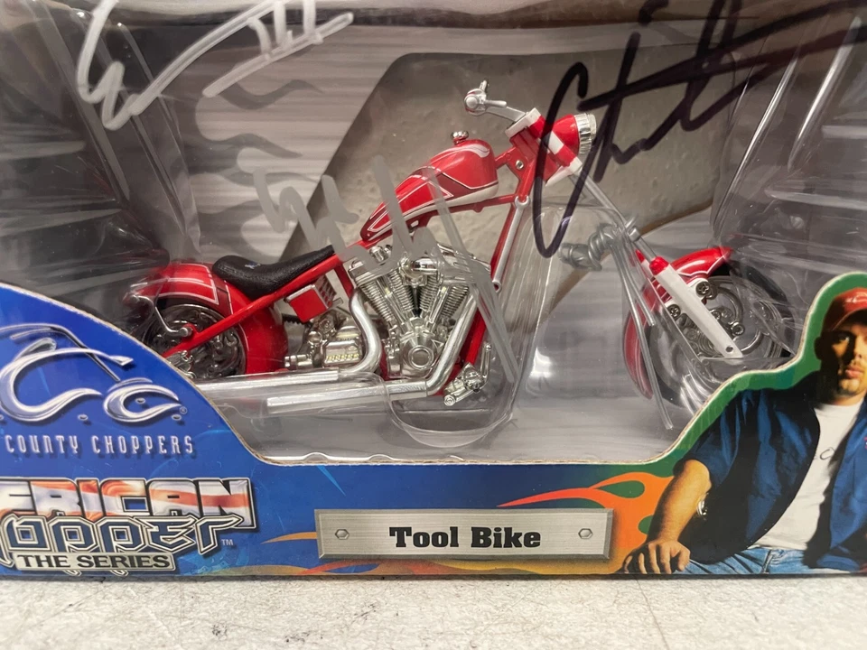 T-Rex Softail #1 American Chopper 1:18 Scale Orange County Motorcycle Signed - Image 2 of 4