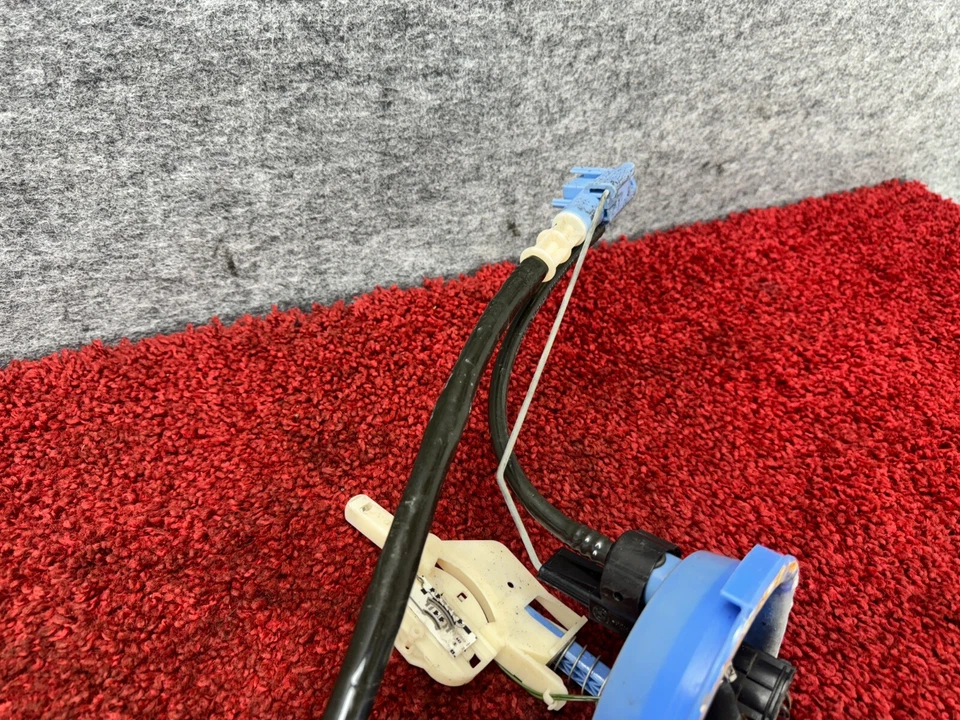 BMW 2001-2006 E46 M3 Fuel Level Sender Transfer Pump OEM - Image 3 of 4