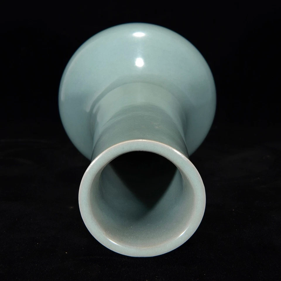 Botella Longquan de 7,4 pulgadas Foto 2 de 4