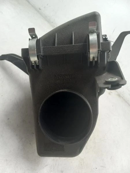 16-19 TOYOTA MIRAI HYBRID AIR CLEANER BOX - Imagem 4 de 4