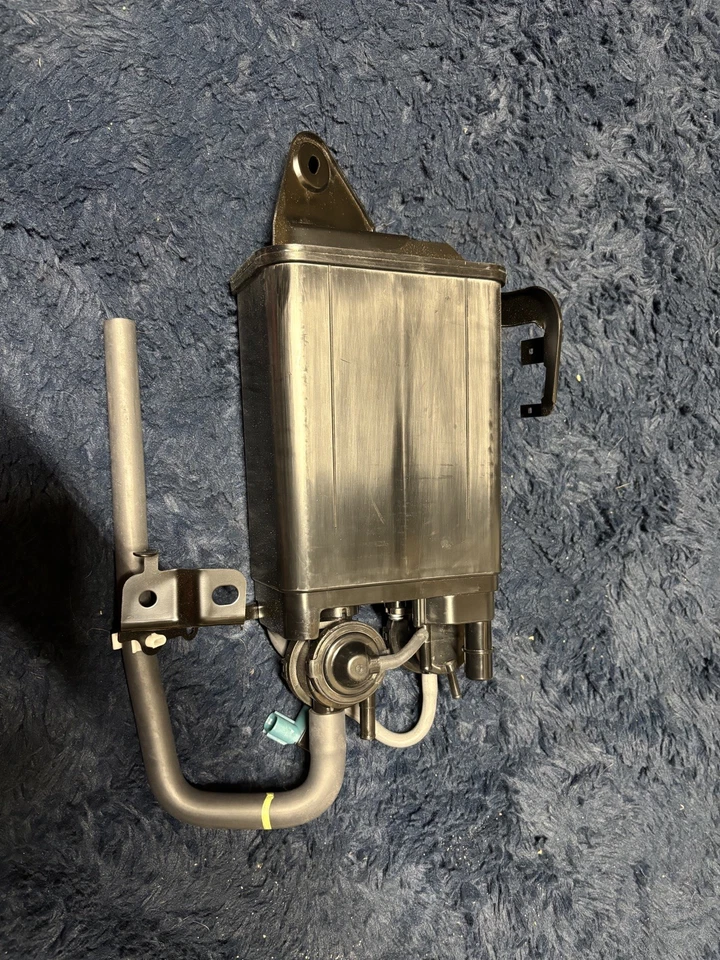 Bote de carbono para Toyota Tacoma 2003 Dorman 911-635 2002-2004 bote de vapor Foto 3 de 4