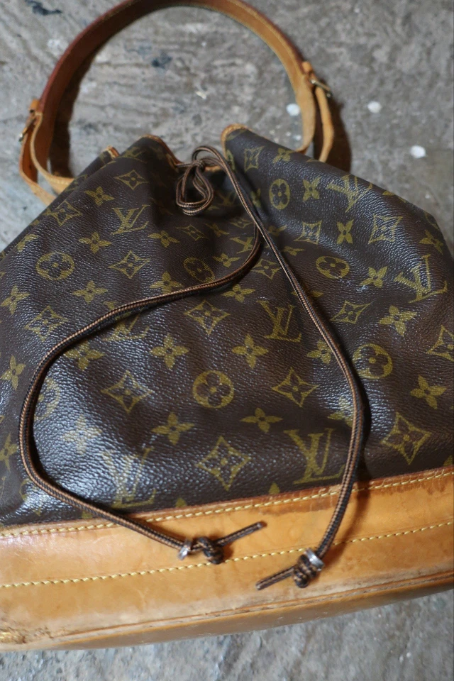 Vintage 1995 Louis Vuitton Monogram Draw String Shoulder Bag Leather - Image 2 of 4