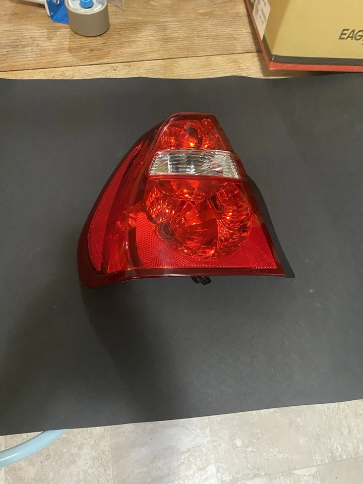 Luz de freno trasera del lado del conductor para Chevy Malibu para montaje de luces traseras nuevas 2004-2008 Foto 4 de 4