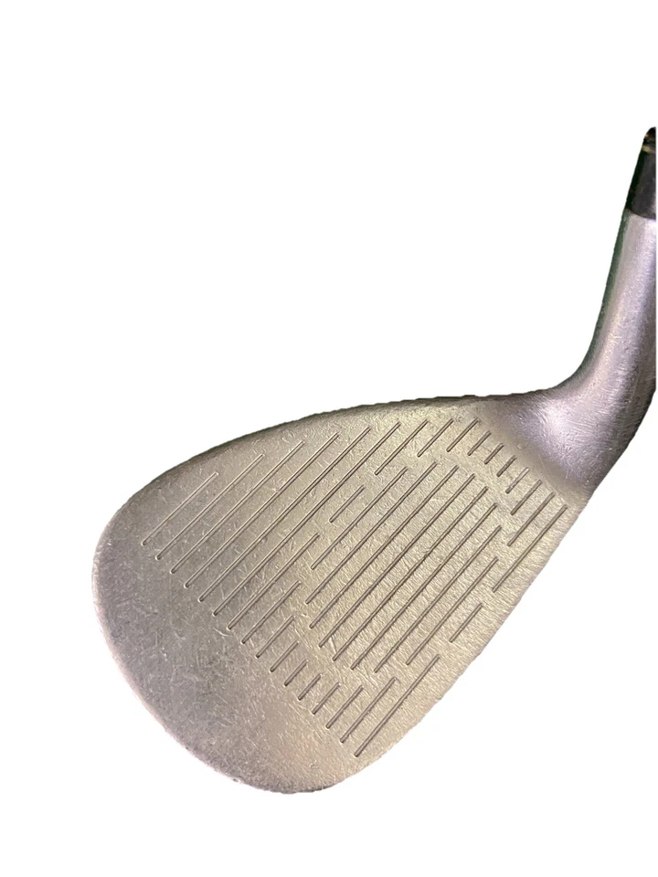 Cuña Cobra FP Gap 50*RH 70 g Aldila-NV HL grafito regular 35" agarre mediano Foto 3 de 4