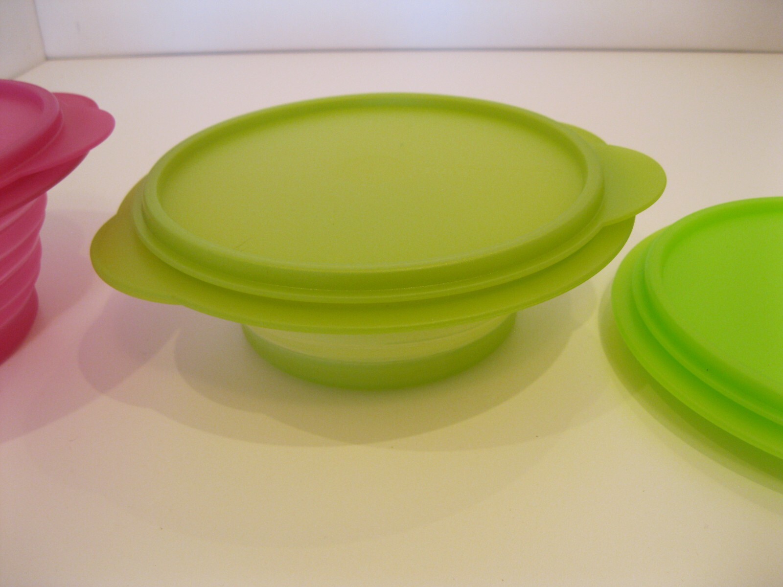 New Tupperware Flatout Container in Celery Green 3 Cup Capacity Flat ...