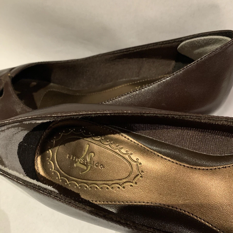 Vintage LIFE STRIDE Ladies Shoe 8N Square Toe Low Heel Sable Size Classic Chic - Image 4 of 4