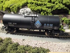USED BOXED HO Atlas ADM Corn Syrup Tank Car : HAS SOME  RAILING AND PIPE ISSUES