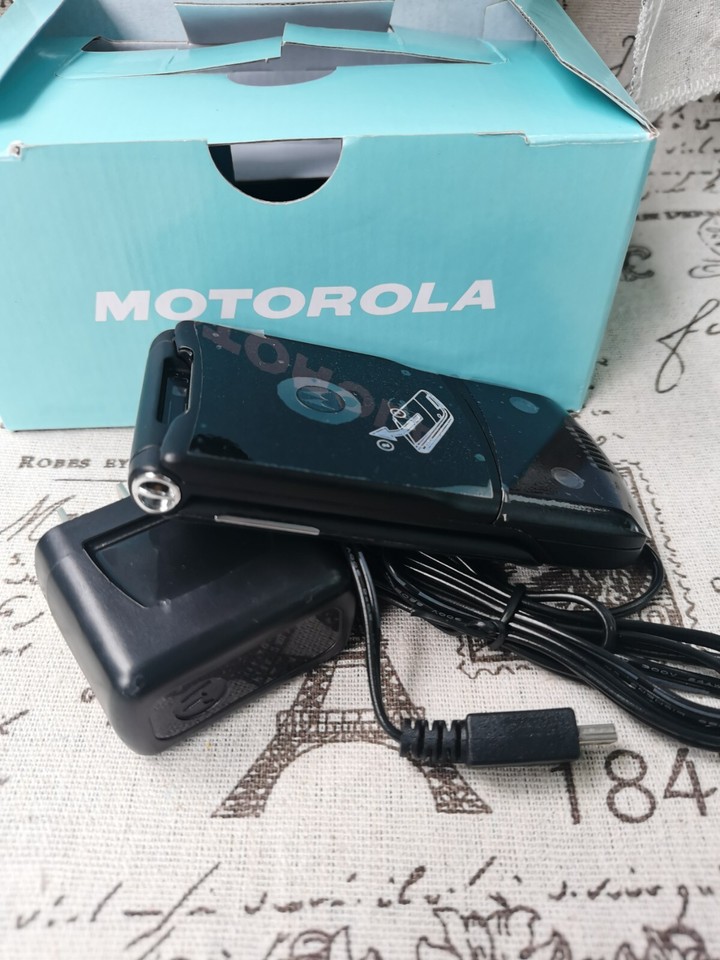 Motorola V3xx Débloqué 99% Neuf - Coque Neuve, Batterie Neuve, Téléphone Vintage