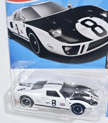 ミニカー Hot Wheels Ford GT40 Amazon.com: Mattel Hot Wheels Ford GT40, Factory Fresh 2/10 [White