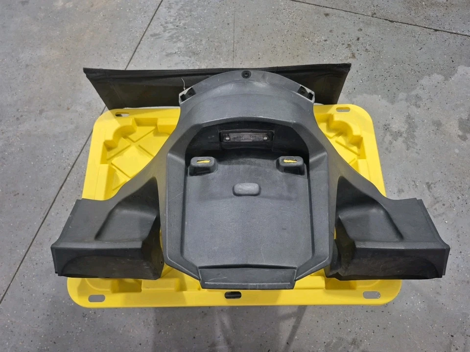 10-19 CAN-AM SPYDER RT-S ROADSTER SM5 OEM REAR  FENDER MUD GUARD  708300020 - Image 2 of 4