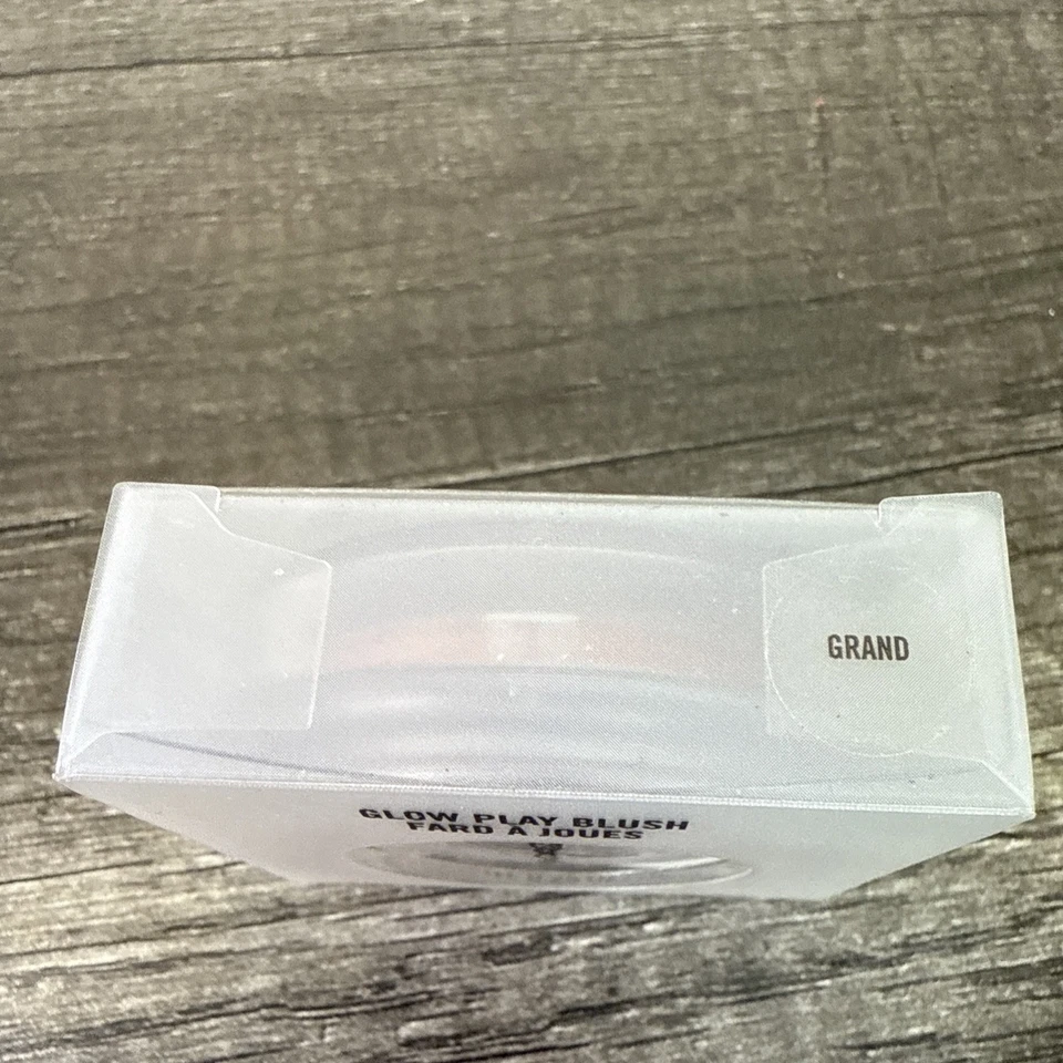 Rubor MAC Glow Play #Grand -0,25 oz Foto 2 de 2