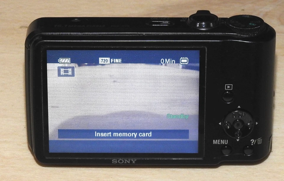 Sony Cyber-shot DSC-H70 16.1MP 10x Zoom Digital Camera Bundle Battery &  Charger - Image 2 of 3