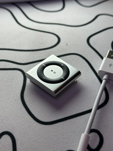 Apple iPod Shuffle 2GB 4th Gen SIlver/Grey - New Battery - Grade B