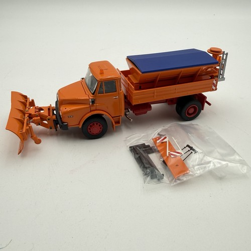 Conrad 1053 MAN Truck w/Snow Plow & Salt Spreader 1/50 - Picture 5 of 14