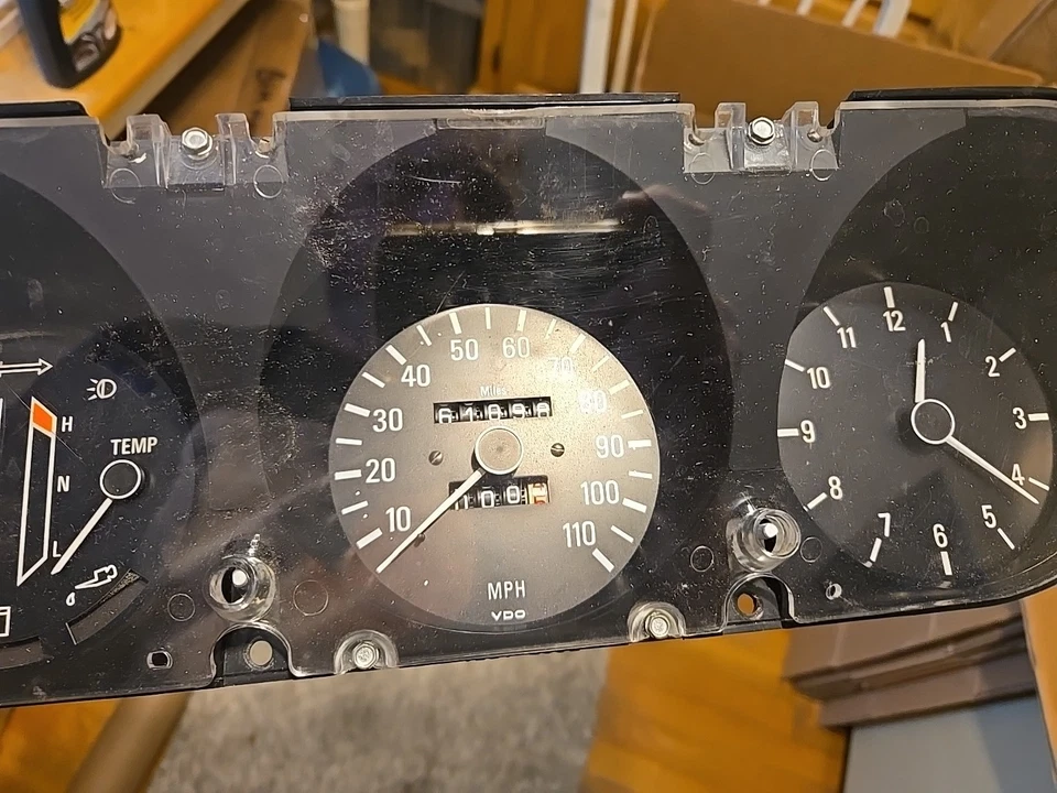 Cuadro de instrumentos velocímetro Saab 99 1969-1975 con reloj 60 k millas bonito fabricante de equipos originales Foto 3 de 4
