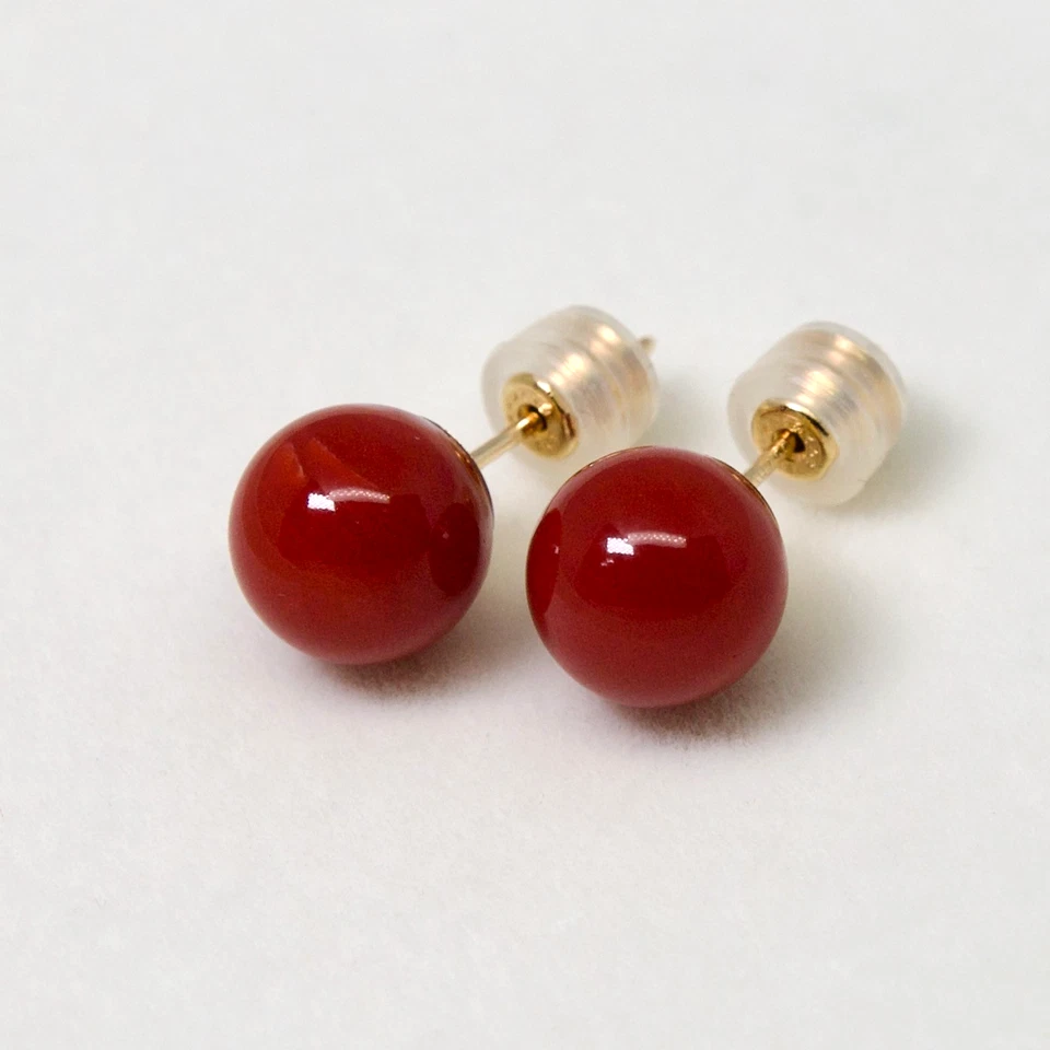 Pendientes de coral rojo Aka japonés de alta calidad de 9,3 mm de profundidad de oro amarillo de 18 quilates Foto 2 de 4