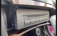 Mercedes W211 S211 E-Klasse Ablagefach CD-Wechsler W219 Mittelkonsole K10 Mercedes W211 S211 E-Klasse Ablagefach CD-Wechsler W219 Mittelkonsole K10