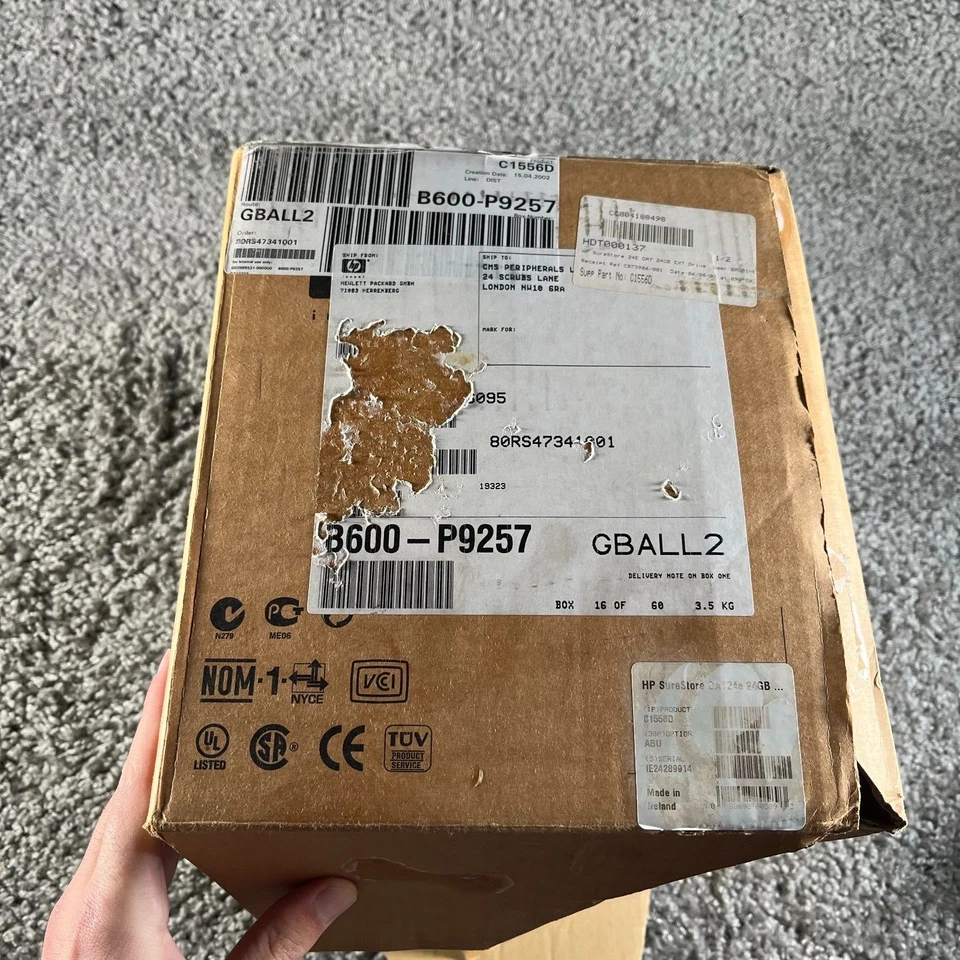 Compaq 40/80GB DLT (8000) SCSI (LVD) External Tape Drive with box - Image 4 of 4