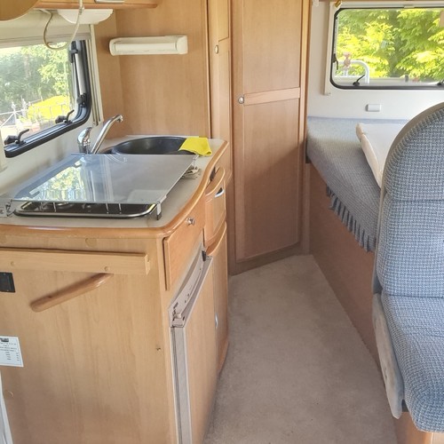 motorhome - Picture 2 of 10