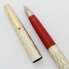 Pluma Estilográfica Sheaffer 642 - Tul Satinado, Sección Roja, Plumín Fino Triumph (Nueva)