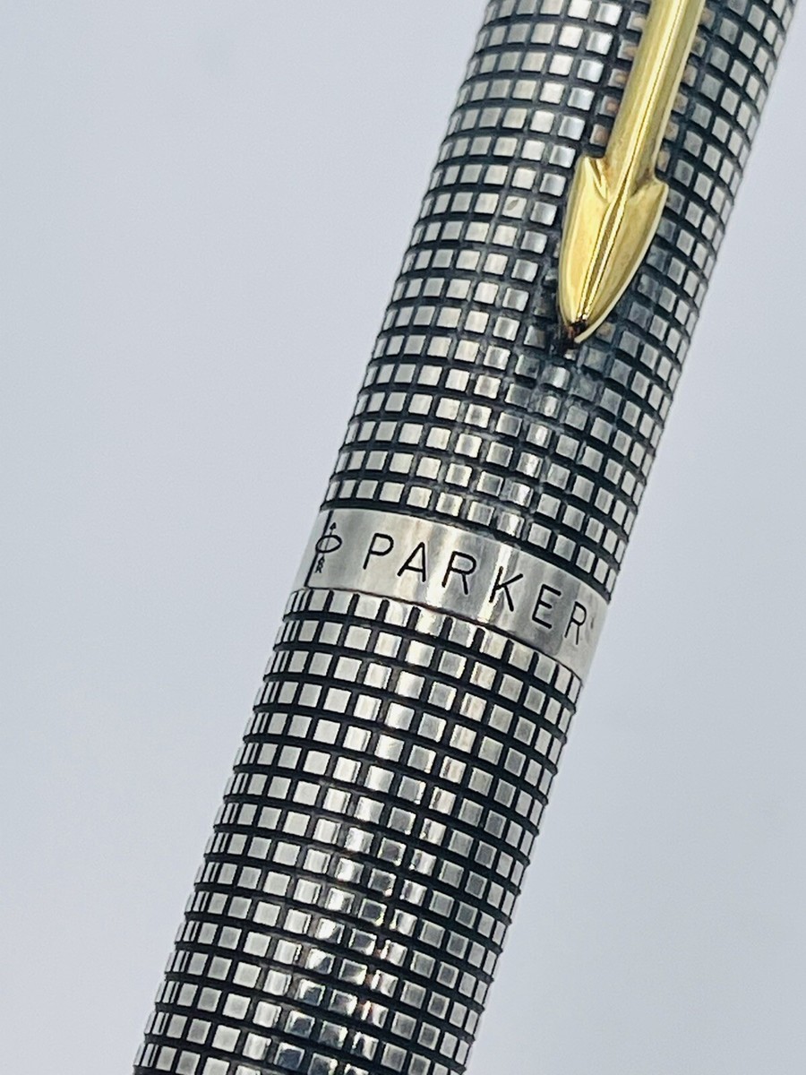 Parker Sterling Silver Cap & Barrel 18k Gold Nib Fountain Parker Sterling Silver Cap & Barrel 18k Gold Nib Fountain