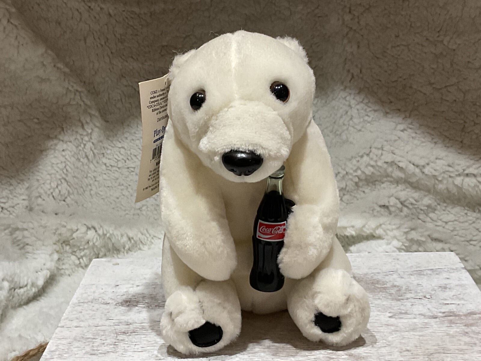 1993 SOFT PLUSH POLAR BEAR WITH COCA COLA BOTTLE 7INCHES SITTING