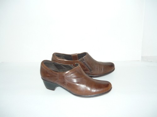 CLARKS Distressed Brown Leather Studded Slide Mule Wedge Clogs Womens 8M - Picture 6 of 8