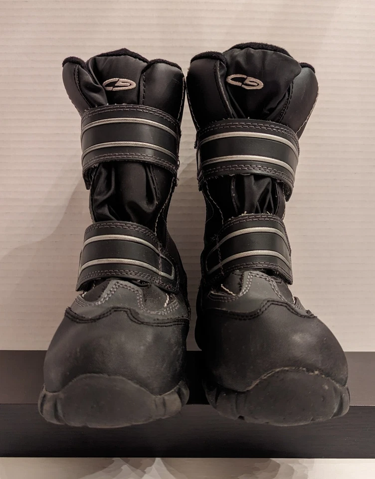 Botas de nieve de invierno unisex juveniles C9 negras y grises aisladas, talla: 13 duraderas cálidas Foto 3 de 4