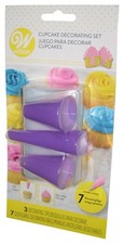 Wilton Cupcake Decorating Tips  Disposable Bags Set