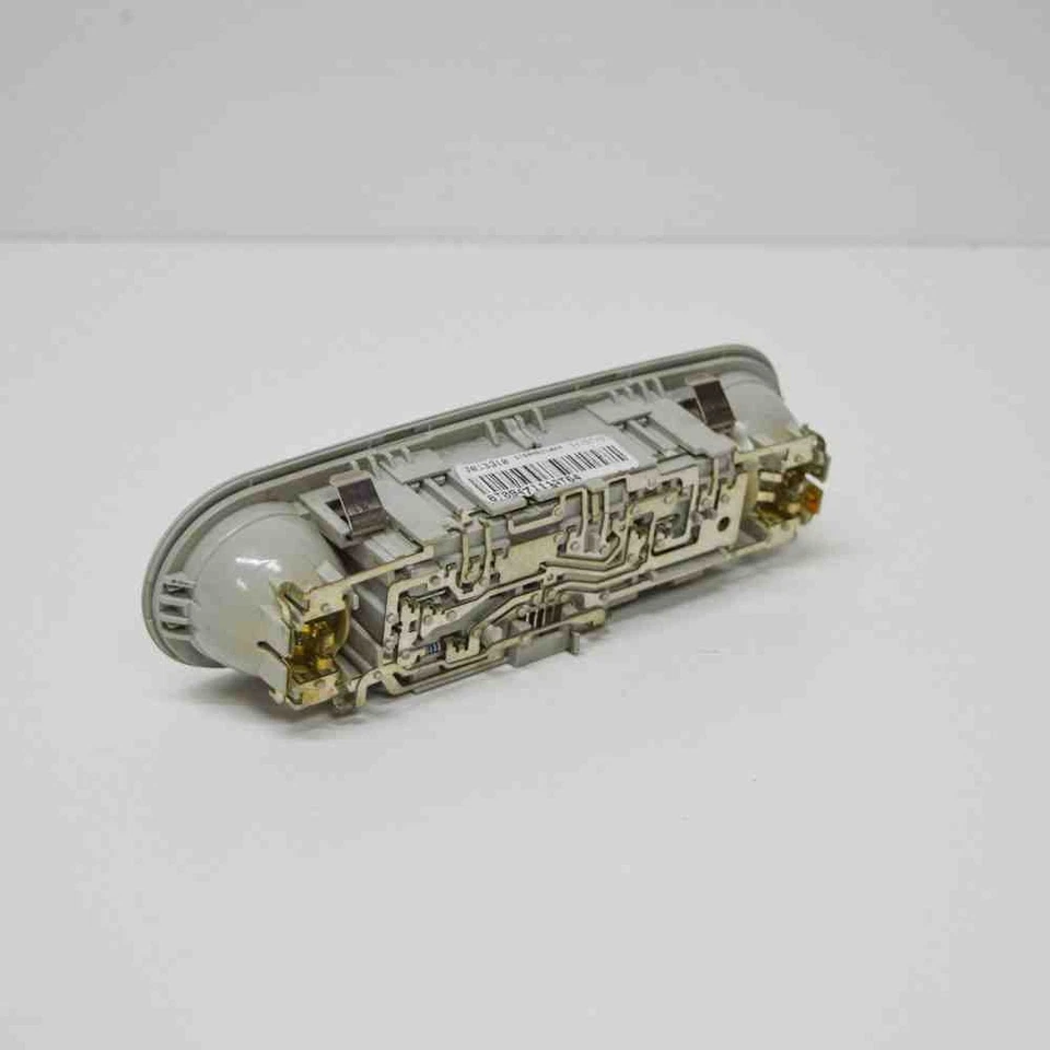 AUDI A5 8T3 INTERIOR LIGHT 8T0947111A 1.8 PETROL 118KW 2008 2674510 - Image 2 of 4