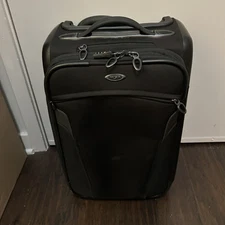 Tumi T3 Transporter Black 2 Wheeled Carry On Luggage Rolling Bag BROKEN HANDLE 
