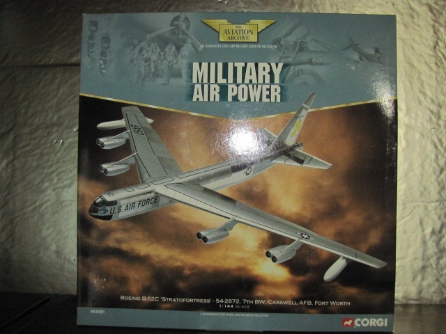 Corgi B-52C Stratofortress 1:144 Diecast Carswell Airforce Base