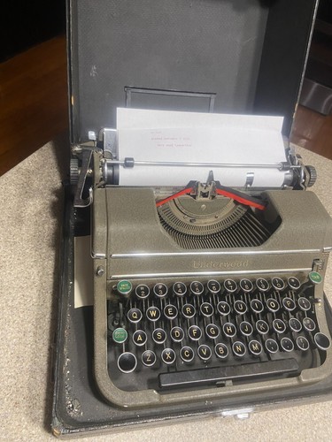 Vintage Underwood Champion Portable Typewriter with Case Antique USA - Picture 3 of 20