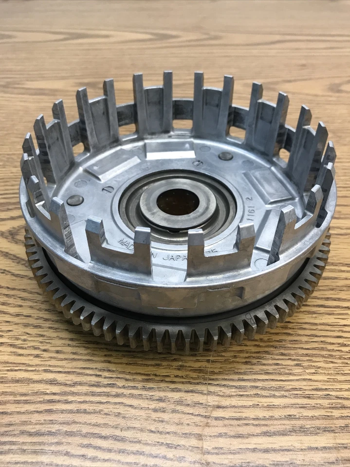 KAWASAKI VERSYS 650 2008-2009 CARCASA EMBRAGUE CESTA PARTE # 13095-0559 Foto 3 de 4