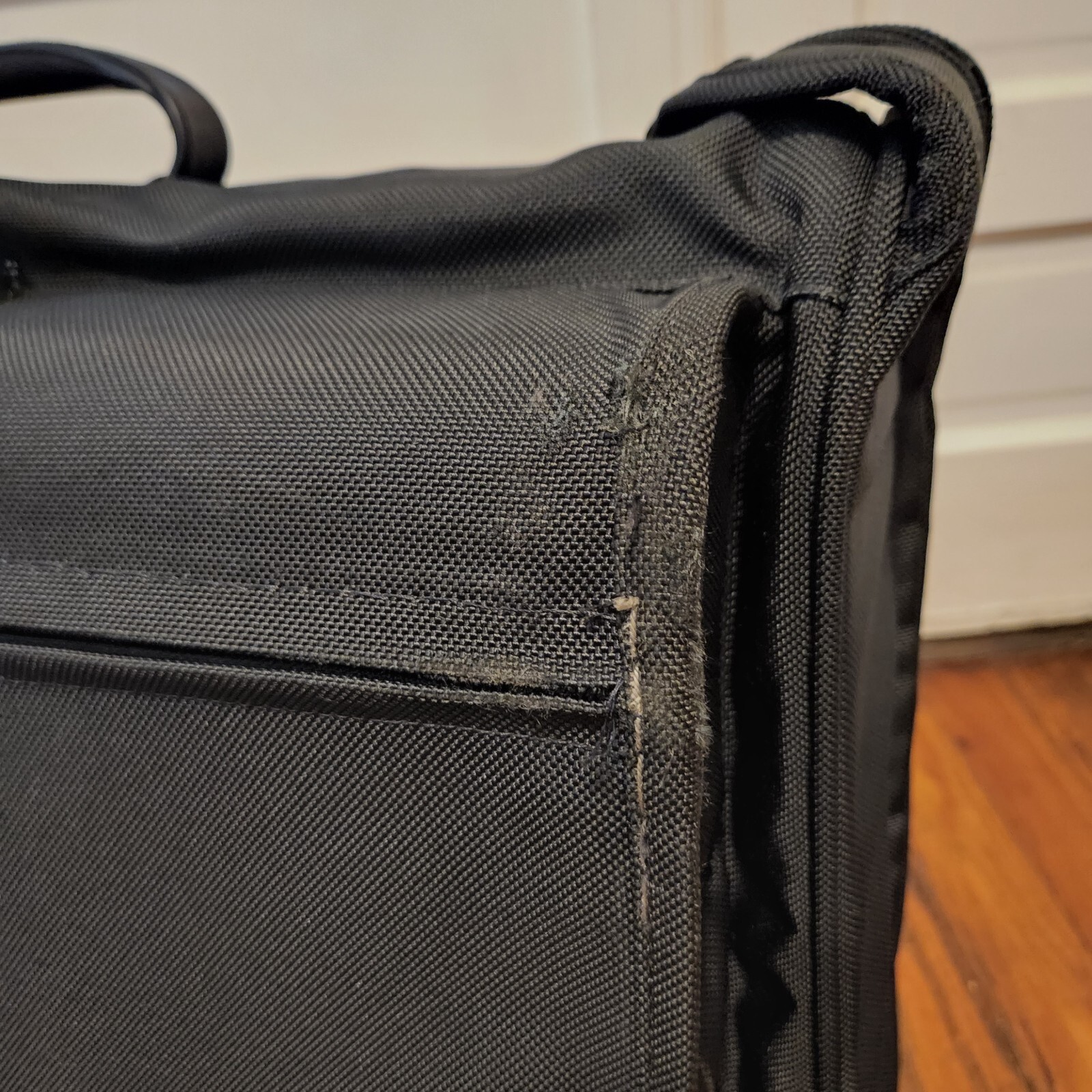 TUMI 2233D3 Alpha Two Wheeled Luggage Garment Bag Ballistic Nylon 24