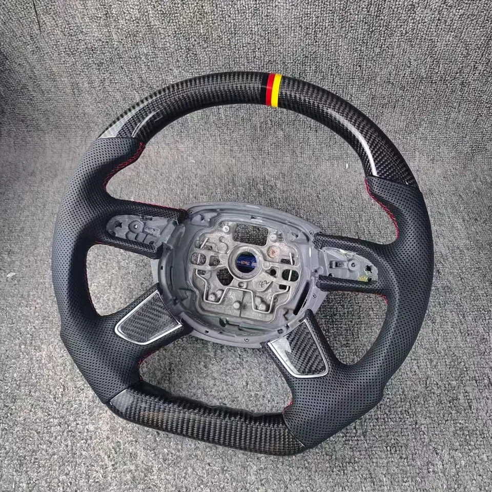 Volante personalizado de fibra de carbono de cuero perforado línea roja para Audi A4 2013 Foto 4 de 4