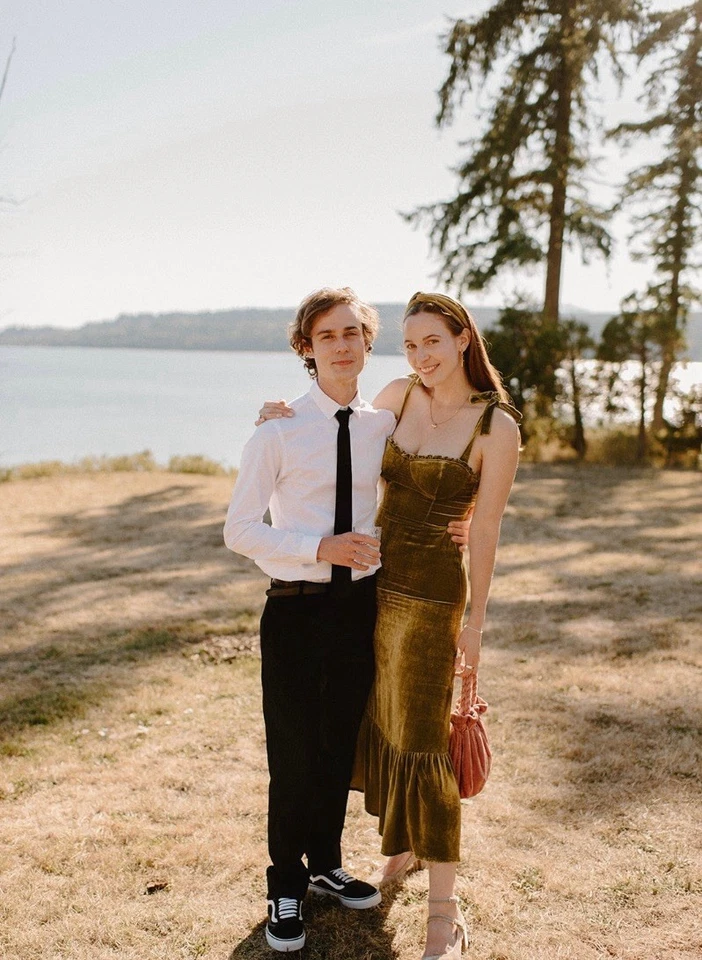 Бархатное платье Reformation средний размер - Изображение 2 из 3