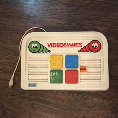 VTech VideoSmarts Handheld Electronic Game Learning Toy Console w/ Cable (1986)
