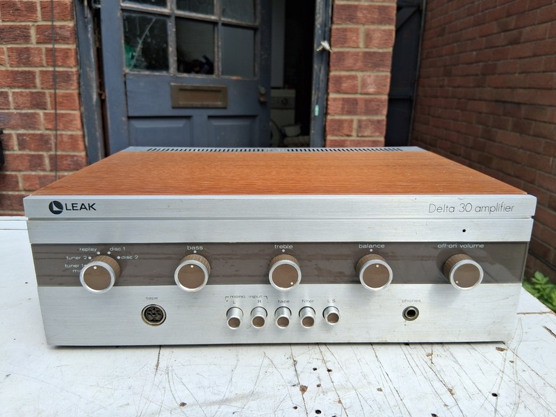 Leak Delta 30 Integrated Amplifier  vintage hifi separate