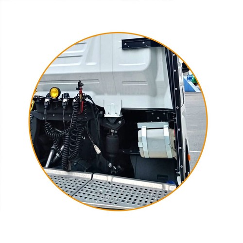 Tanica Acqua ORIGINAL 10 lt. con Supporto Zincato per Iveco S-Way - Foto 9 di 9