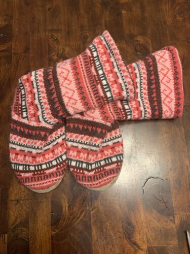 WOMEN'S KNIT MUK LUKS MUKLUKS SWEATER SLIPPERS BOOTS Pink/Red SIZE 4/5 EUC